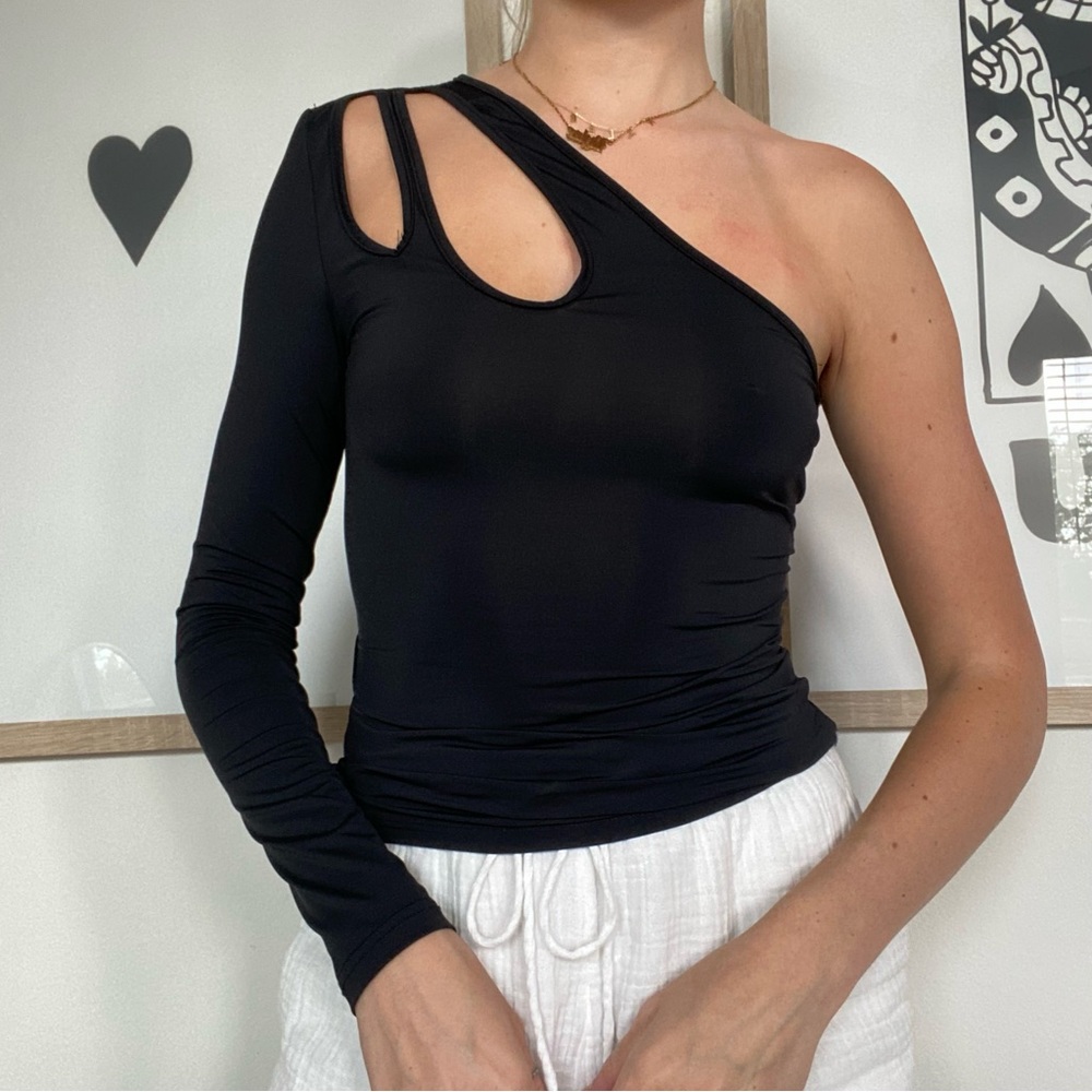 one shoulder top